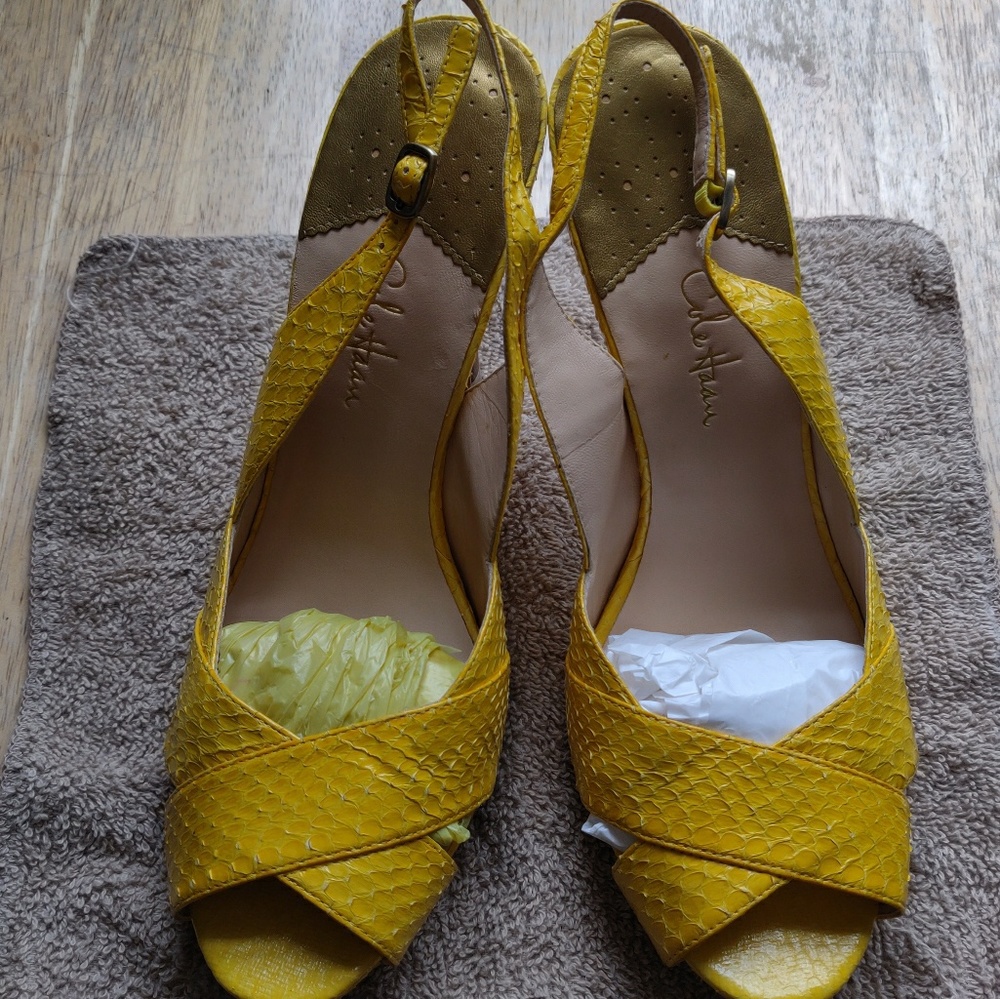 Siz 8.5 Cole Haan Yellow Open-Toe Heels